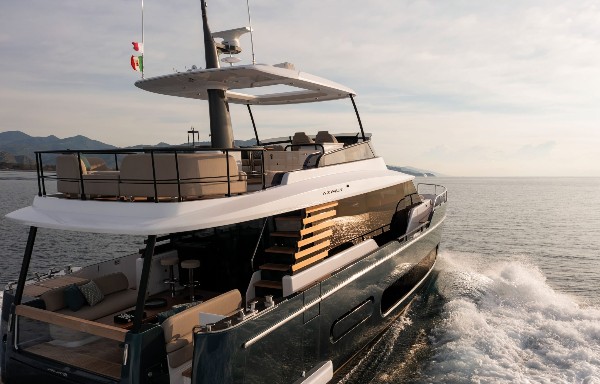 2026 AZIMUT MAGELLANO 60