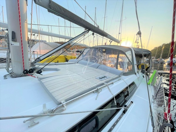 2017 BENETEAU OCEANIS 41.1