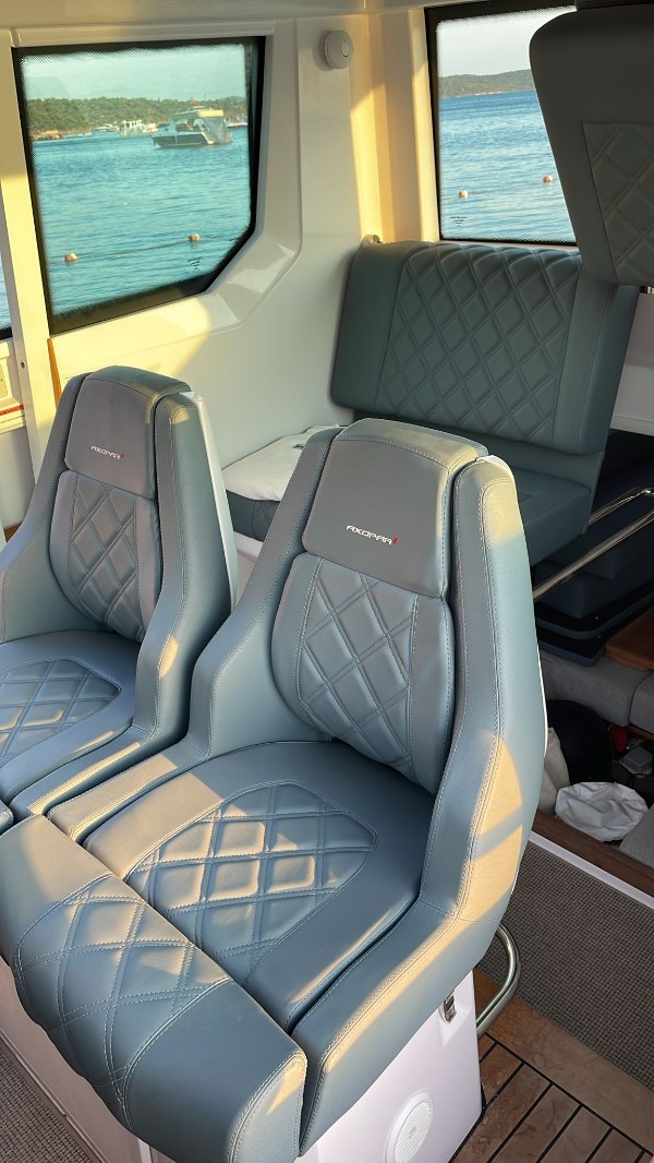 20 AXOPAR 28 CABIN