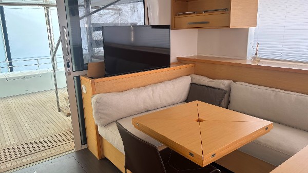 2015 LAGOON 560 S2