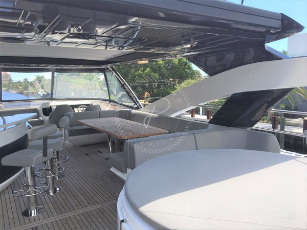 2016 SUNSEEKER 86 YACHT