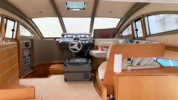 2009 NUMARINE 55 FLY