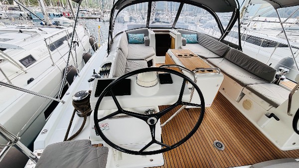 2018 JEANNEAU 54