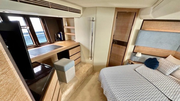 2009 AZIMUT 58