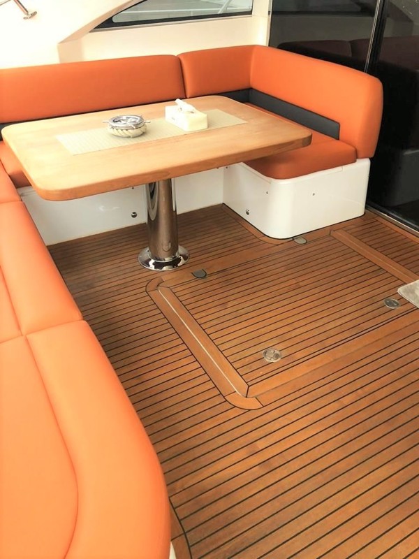 2011 PRINCESS V62