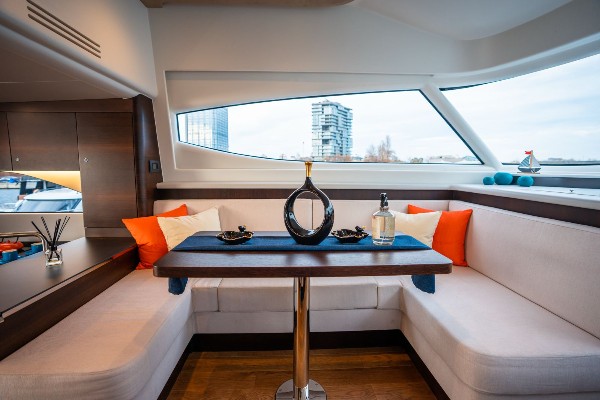 2025 DEEP YACHT 52 FLY