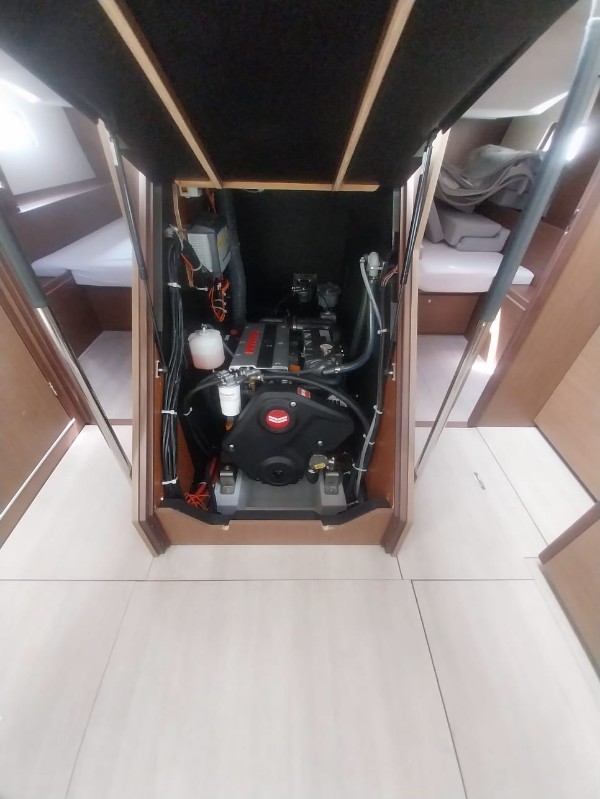 2021 BENETEAU OCEANIS 51.1