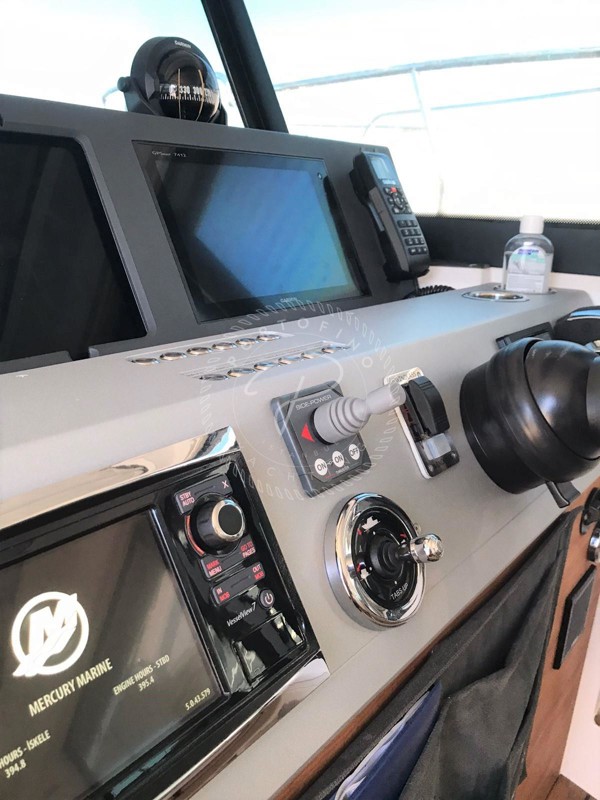 2016 AXOPAR 37 AC