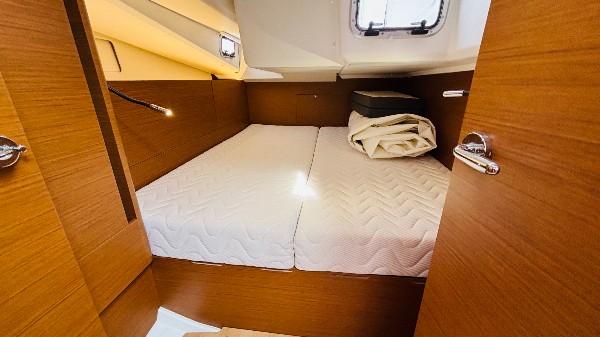 2023 JEANNEAU SUN ODYSSEY 440