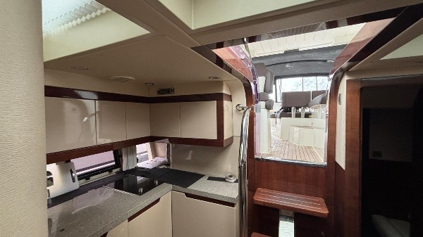 2011 GALEON 385 HTS