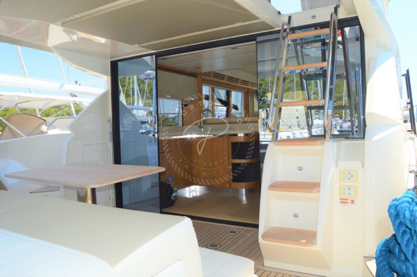 2014 ABSOLUTE 52 FLY