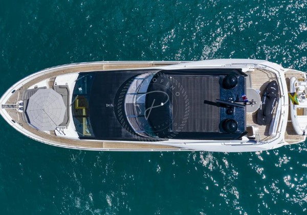 2016 SUNSEEKER 86 YACHT