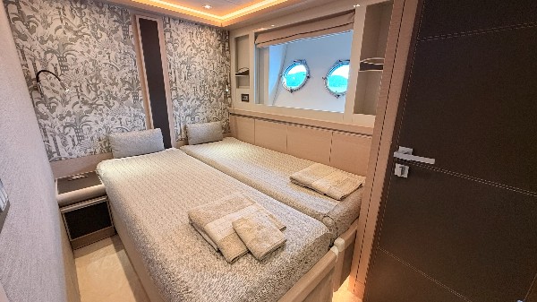 2020 MONTE CARLO YACHTS MCY 80