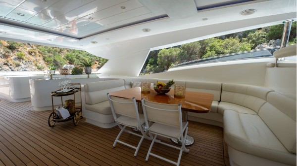 2009/2024 MOTOR YACHT 38 M 
