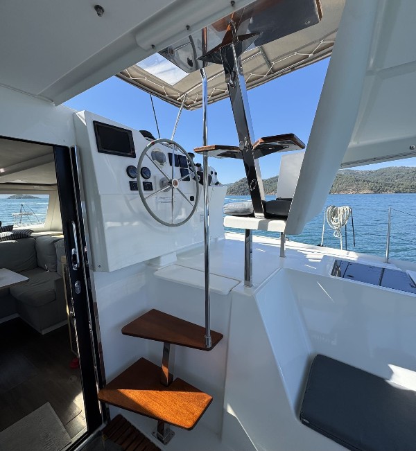 2019 FOUNTAINE PAJOT LUCIA 11.73 M 