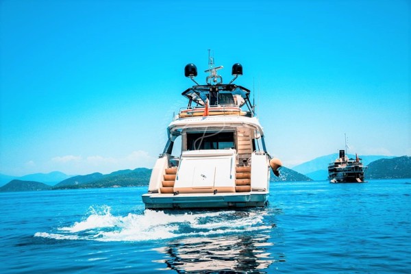 2013 MONTE CARLO YACHT 76