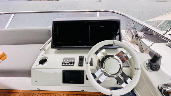2019 AZIMUT S7