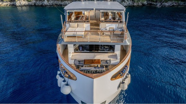 2023 CUSTOM 28 M