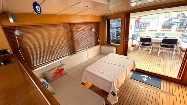 2009 TAKA YACHTS LOBSTER 18M