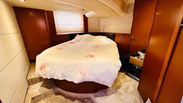 2011 PRESTIGE 440 S 