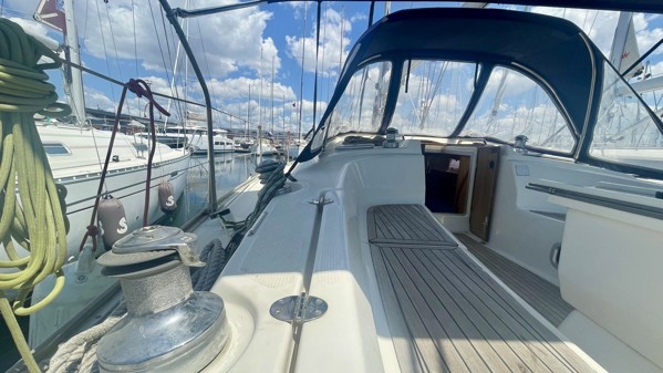 2008 BAVARIA 38 CRUISER