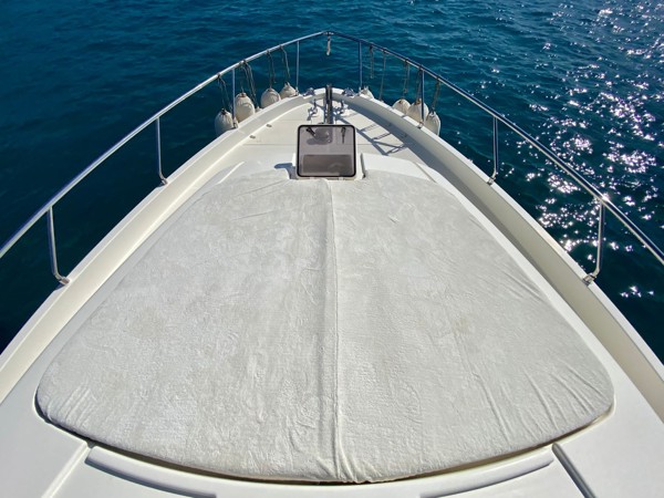 2010 FERRETTI 560