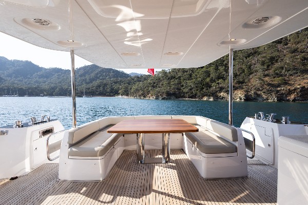 2021 AZIMUT MAGELLANO 66