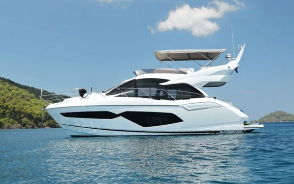 2017 SUNSEEKER MANHATTAN 52