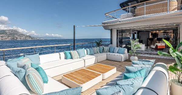 2024 MOTOR YACHT 37 M