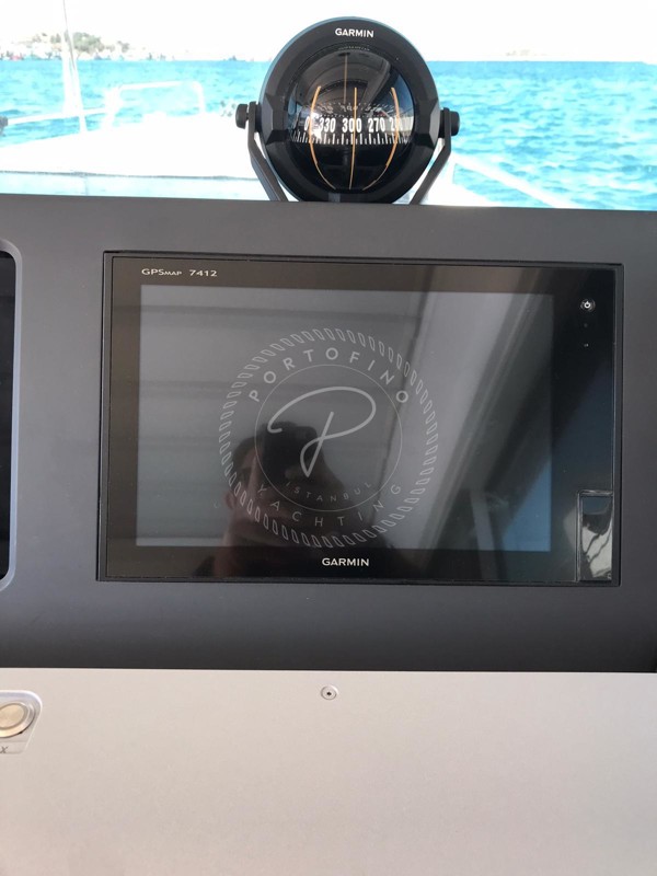 2016 AXOPAR 37 AC
