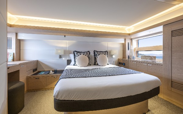 2026 BENETEAU SWIFT TRAWLER 54
