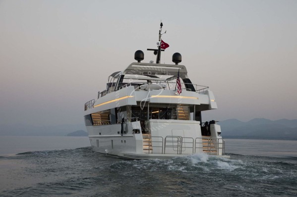 2014 HG YACHT 32M