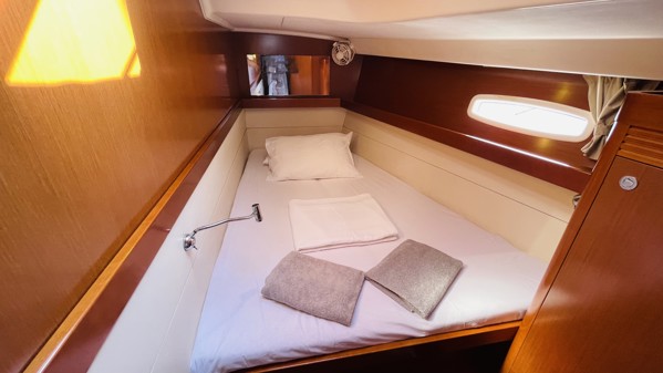 2011 BENETEAU OCEANIS 50