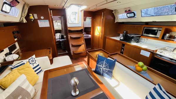 2011 BENETEAU OCEANIS 50