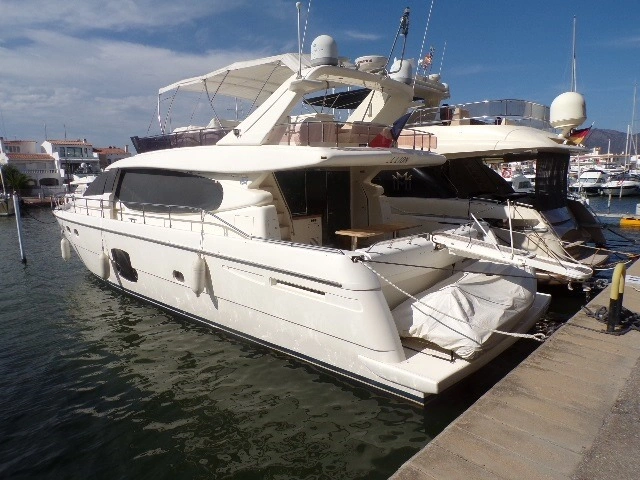 2009 FERRETTI YACHTS 630