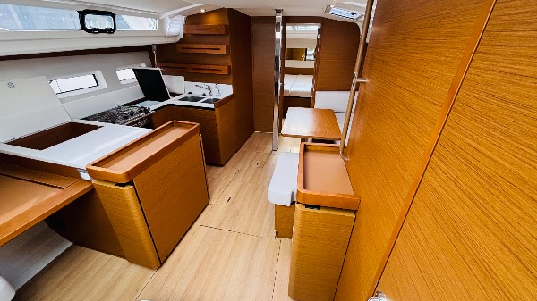 2023 JEANNEAU SUN ODYSSEY 440