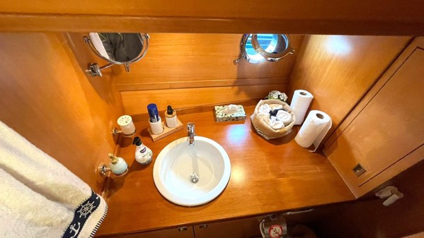 2009 TAKA YACHTS LOBSTER 18M