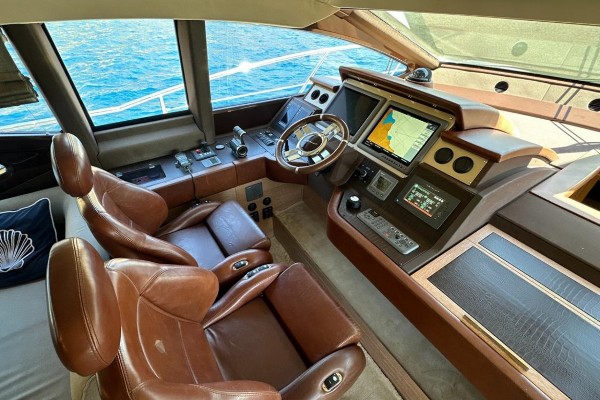 2010 AZIMUT 70