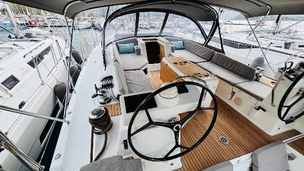 2018 JEANNEAU 54