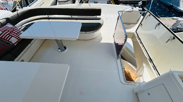 2012 FERRETTI 720 FLY