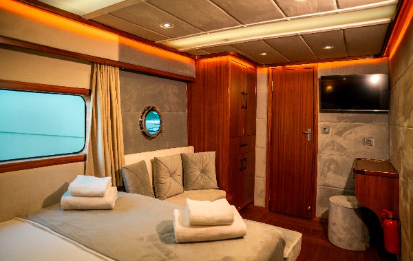2023 CUSTOM TRAWLER 22 M