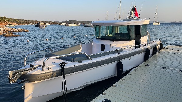20 AXOPAR 28 CABIN