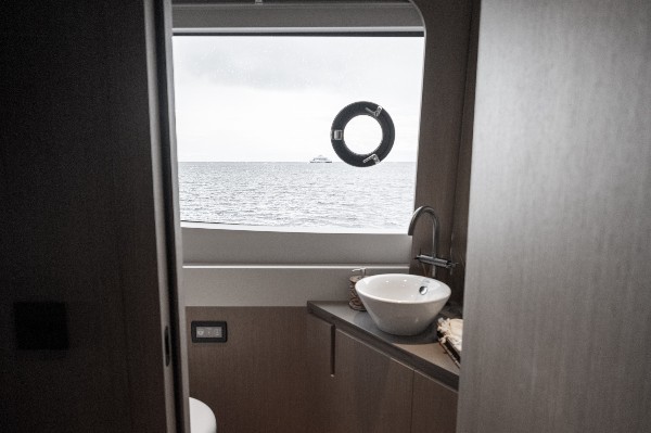 2025 DEEP YACHT 83 FLY