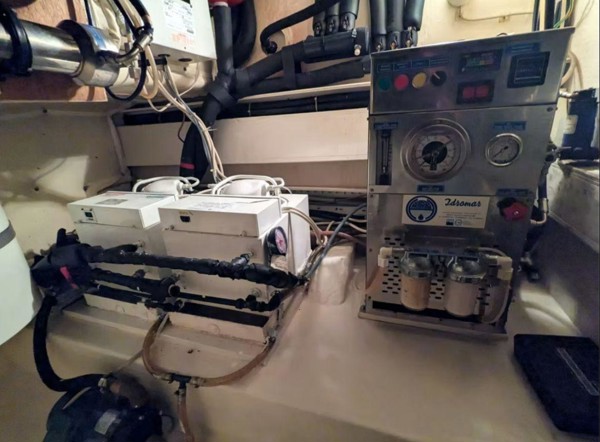 2006 MOCHI CRAFT DOLPHIN 51