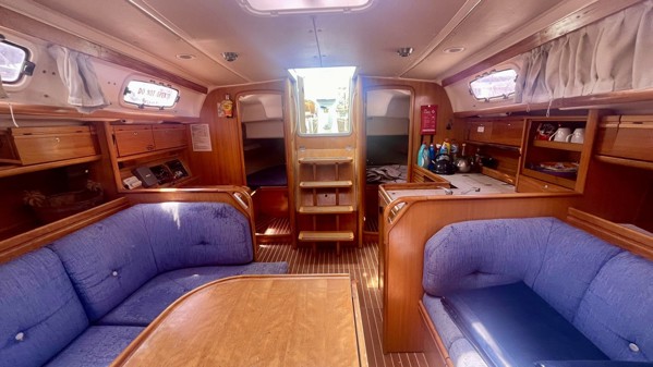 2008 BAVARIA 38 CRUISER