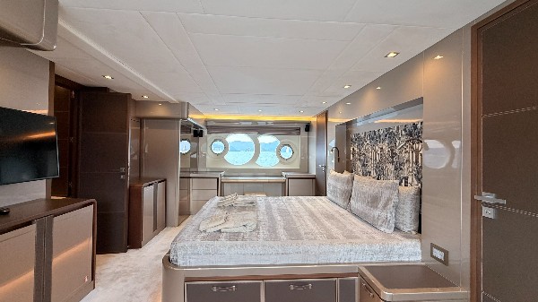 2020 MONTE CARLO YACHTS MCY 80