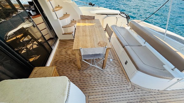 2001 SUNSEEKER MANHATTAN 64