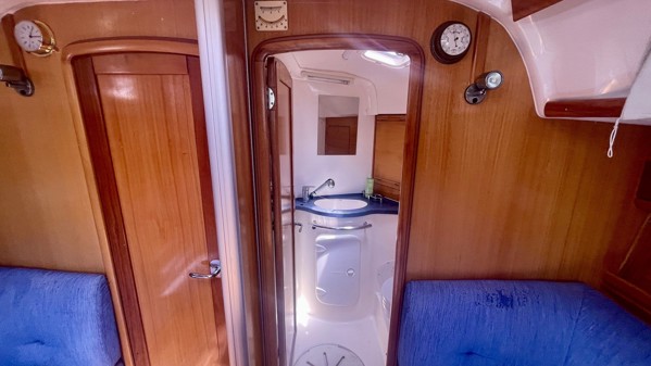 2008 BAVARIA 38 CRUISER