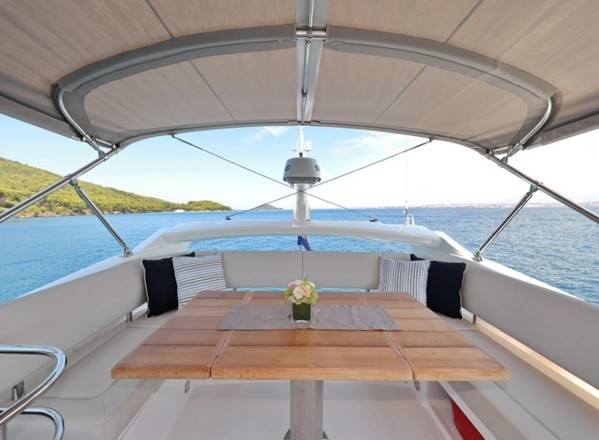 2017 SUNSEEKER MANHATTAN 52