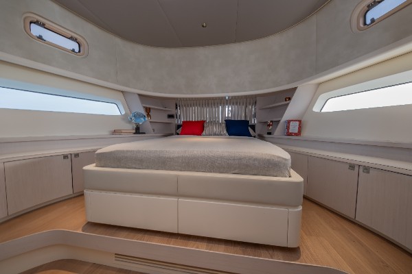 2025 DEEP YACHT 52 FLY